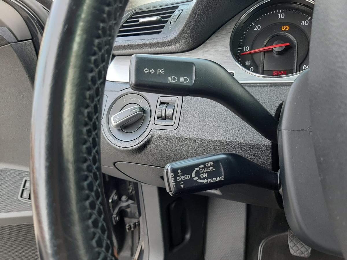 Volkswagen Passat 2.0 TDI · Ano 2005 — imagem 13