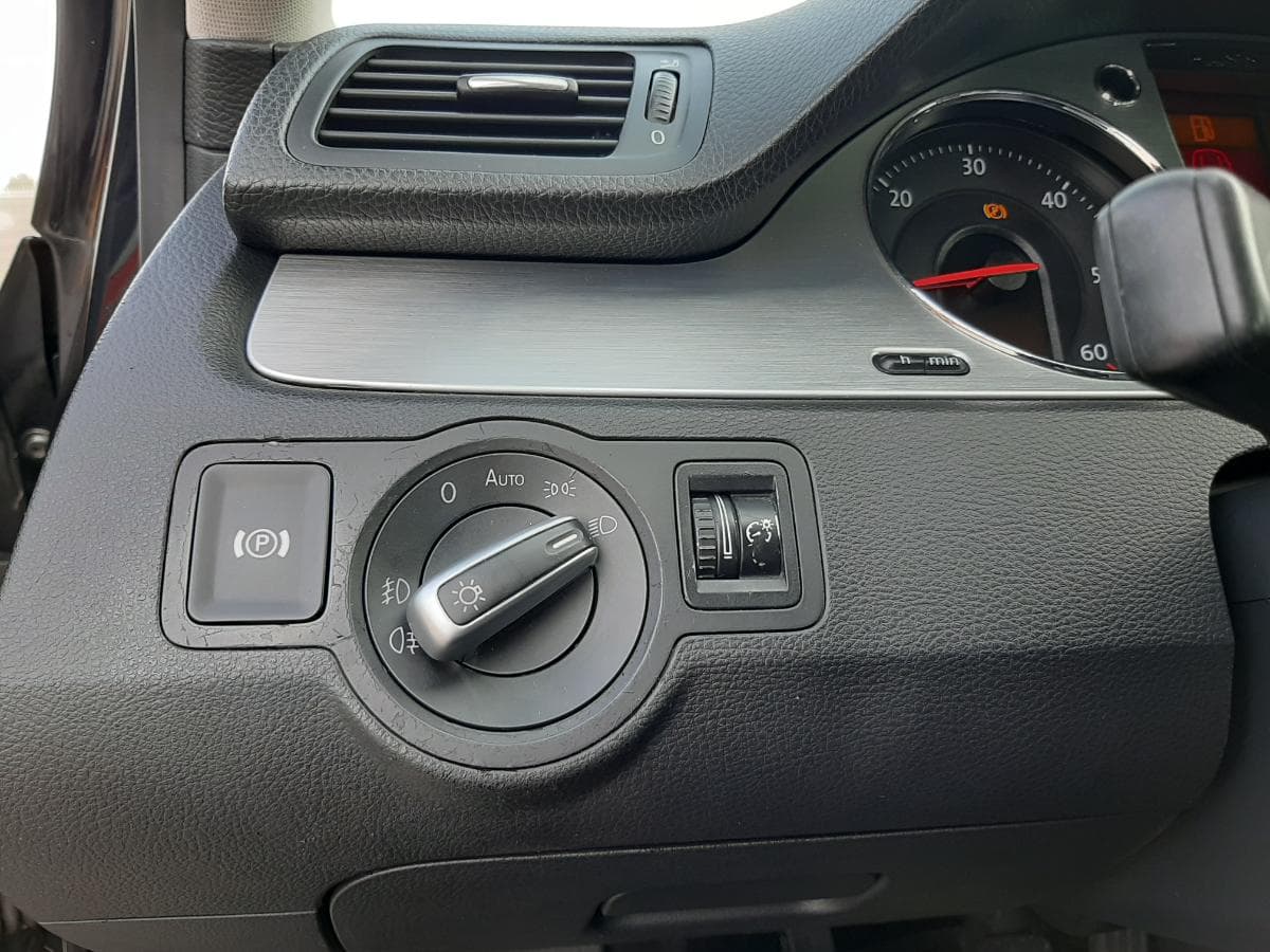 Volkswagen Passat 2.0 TDI · Ano 2005 — imagem 15