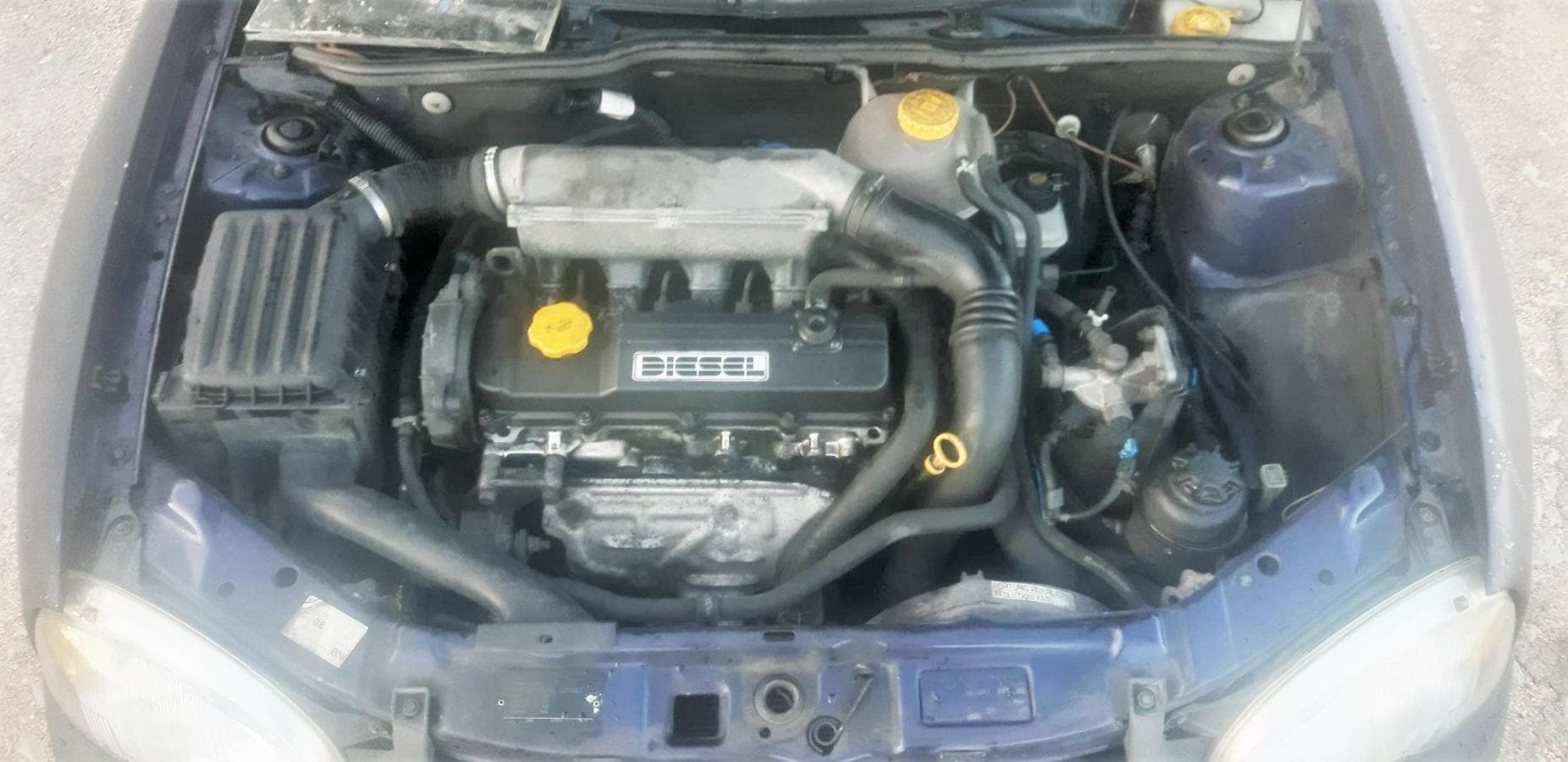 Opel Corsa 15 TD — imagem 12