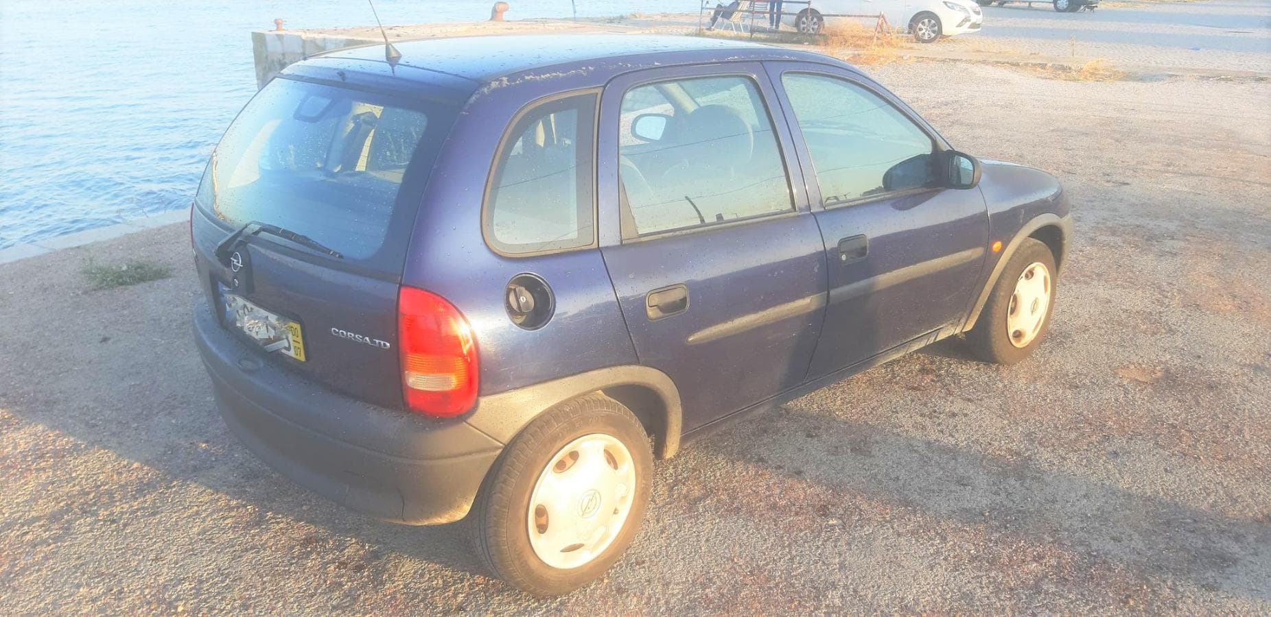 Opel Corsa 15 TD — imagem 2