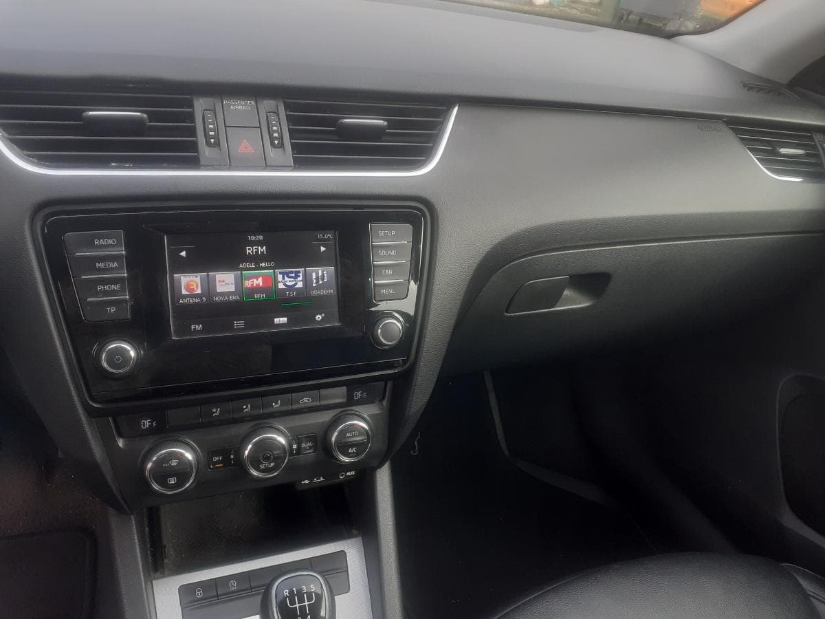 Skoda Otávia 1.6 TDI · Ano 2015 — imagen 11