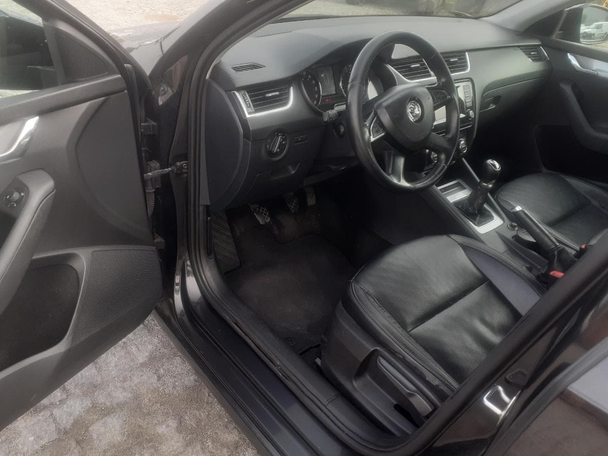 Skoda Otávia 1.6 TDI · Ano 2015 — imagen 9