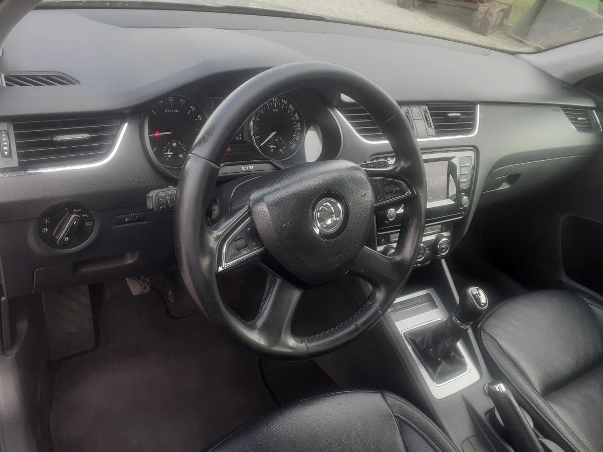 Skoda Otávia 1.6 TDI · Ano 2015 — imagen 15