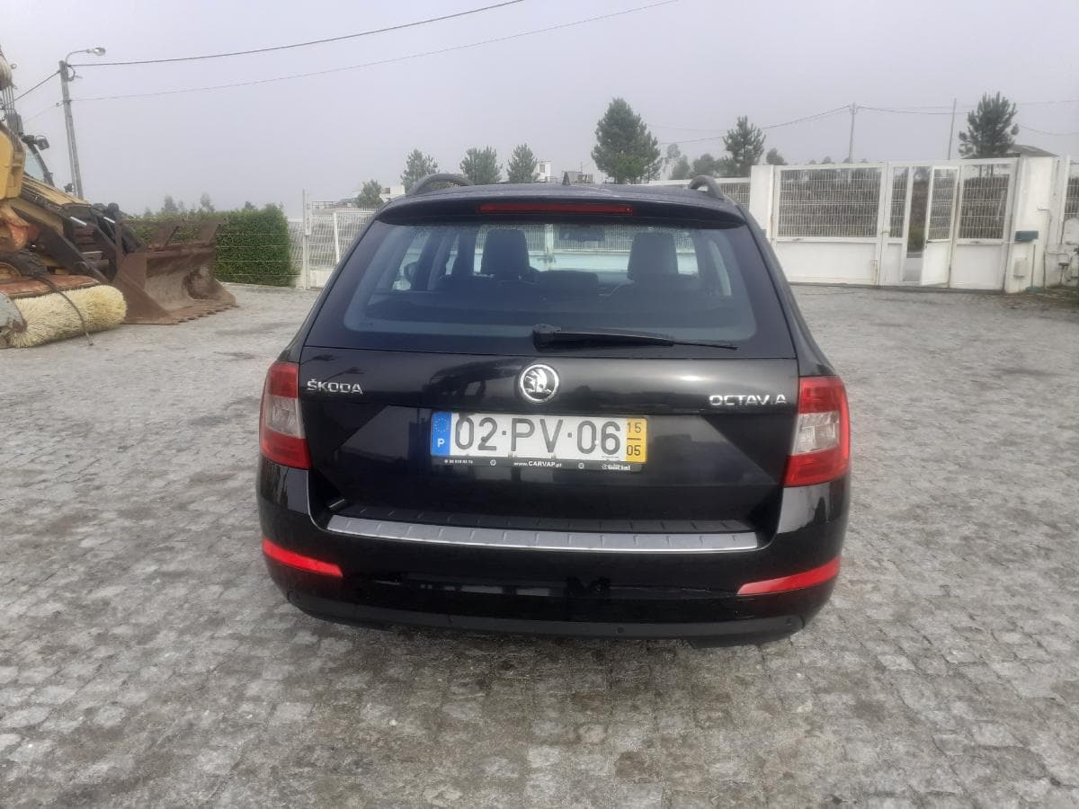 Skoda Otávia 1.6 TDI · Ano 2015 — imagen 5