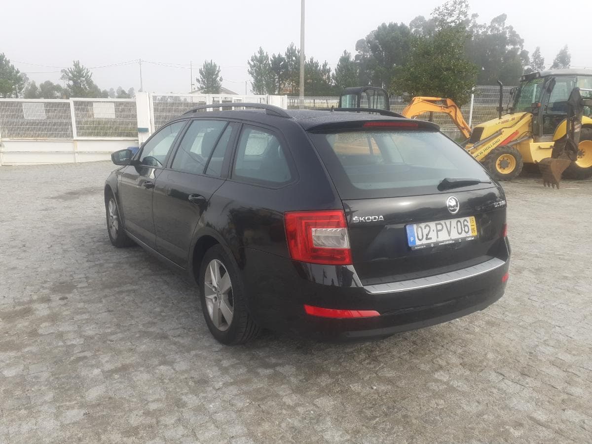 Skoda Otávia 1.6 TDI · Ano 2015 — imagen 6