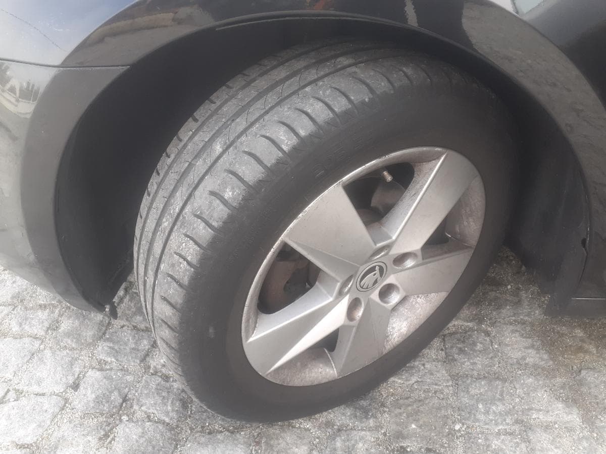 Skoda Otávia 1.6 TDI · Ano 2015 — imagen 23