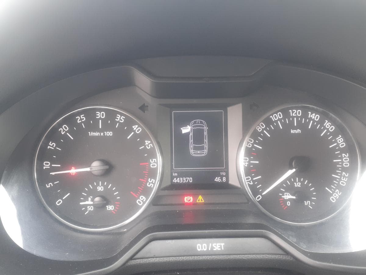 Skoda Otávia 1.6 TDI · Ano 2015 — imagen 19