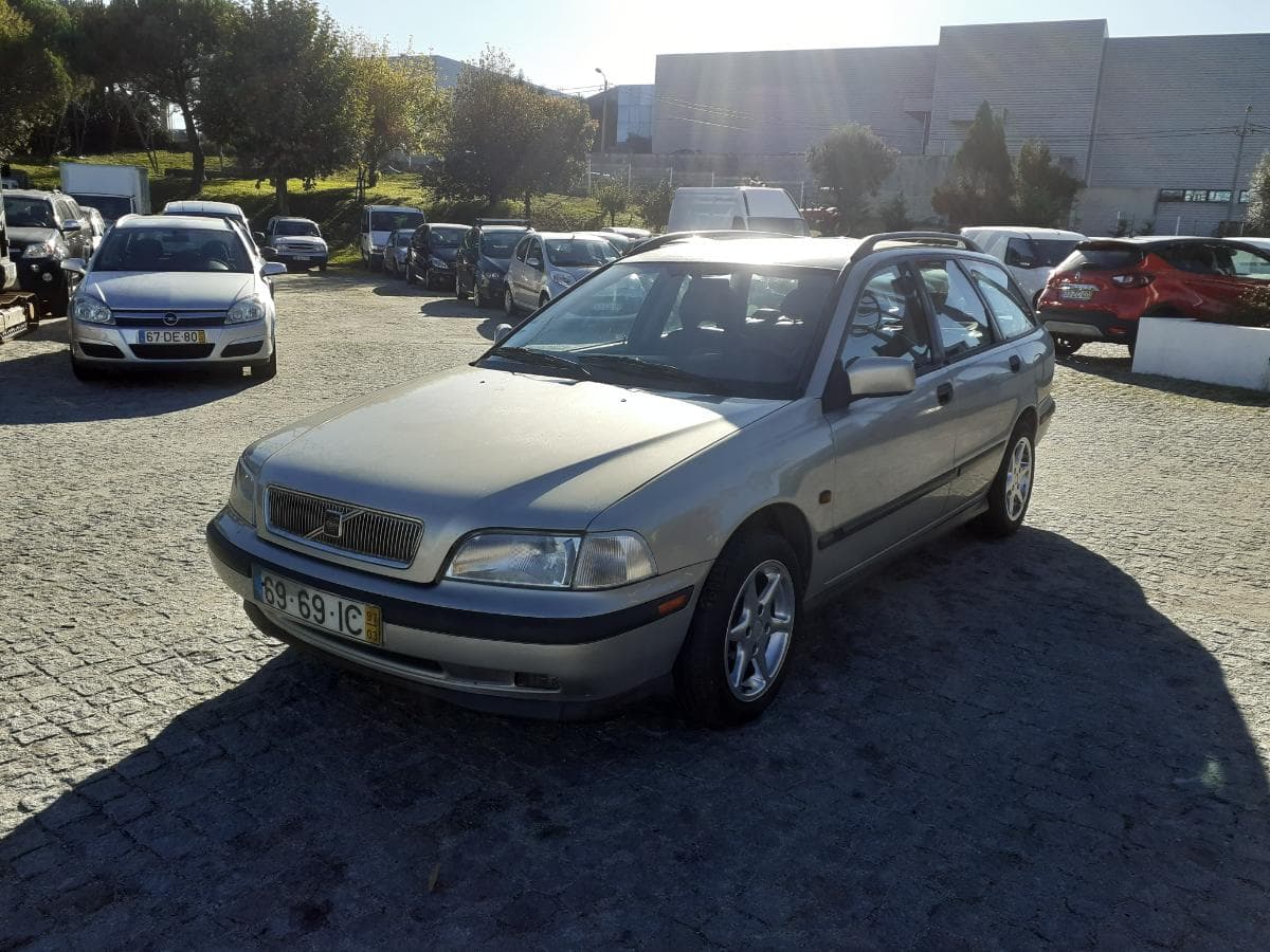 Volvo V40 1.8 · Année 1997 — image 3