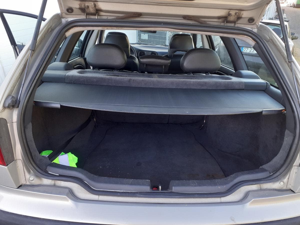 Volvo V40 1.8 · Année 1997 — image 7