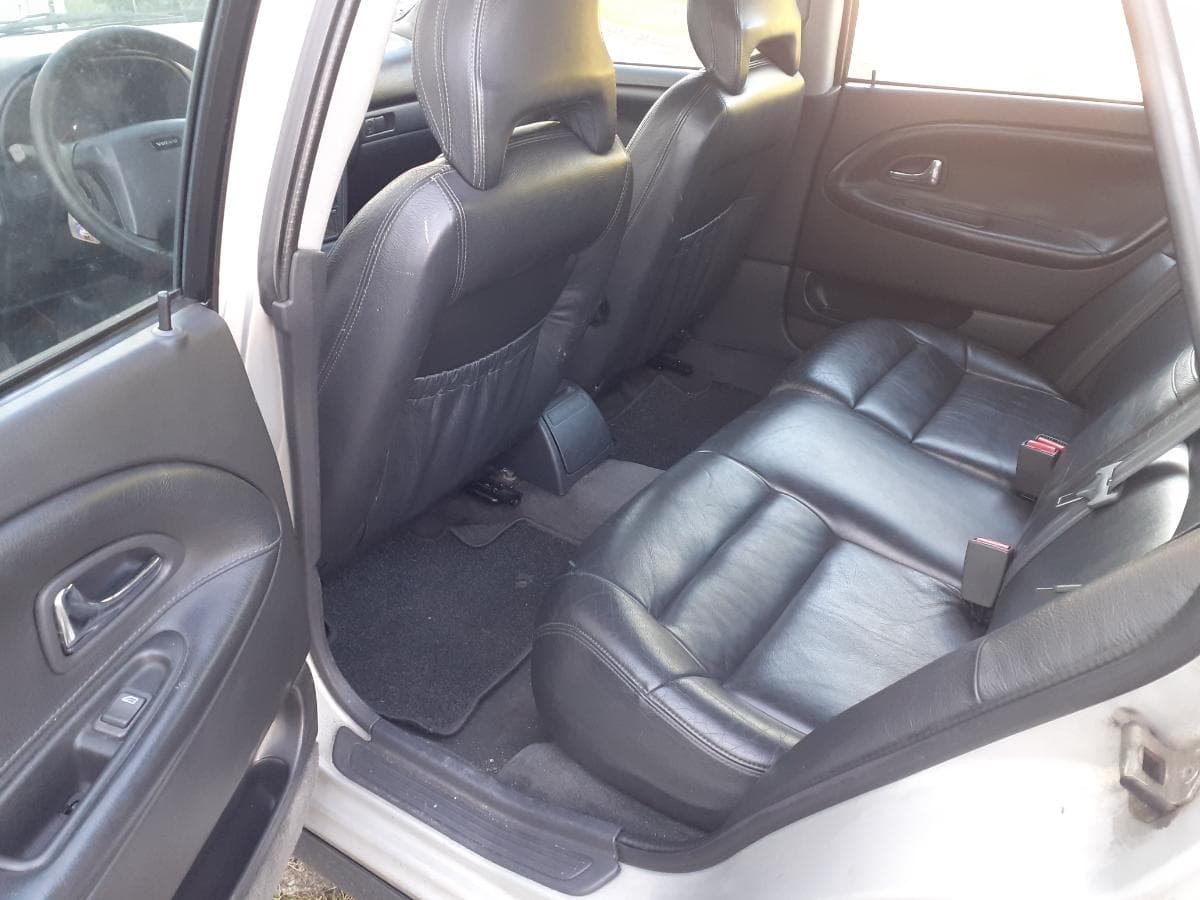 Volvo V40 1.8 · Année 1997 — image 12