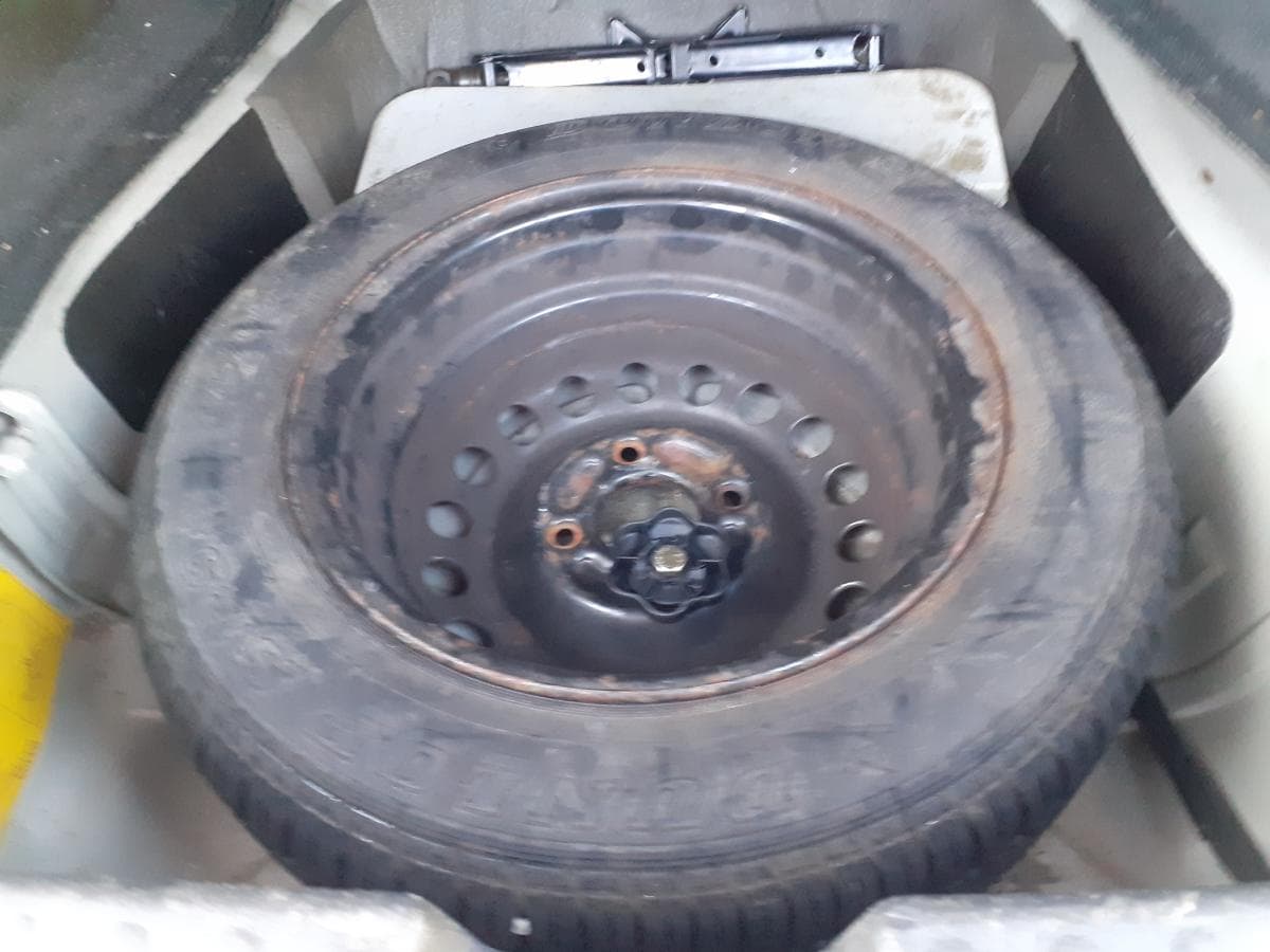 Volvo V40 1.8 · Année 1997 — image 8