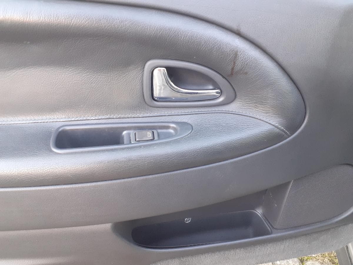 Volvo V40 1.8 · Année 1997 — image 14