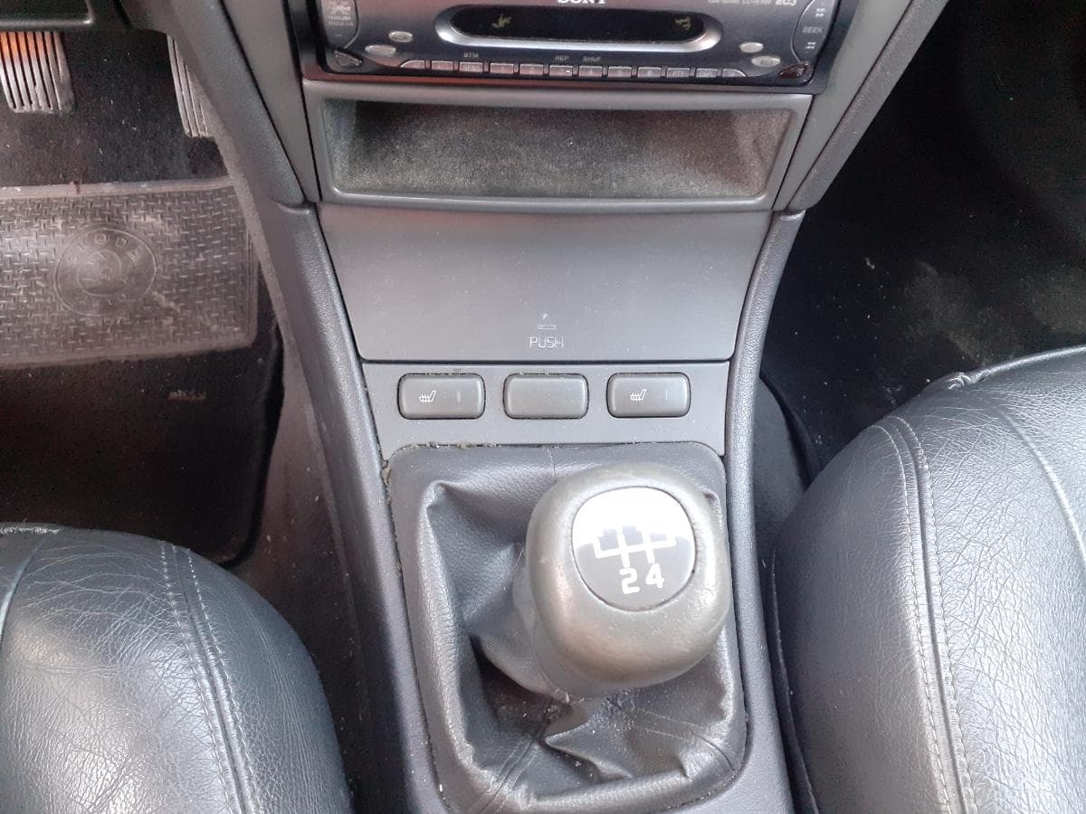 Volvo V40 1.8 · Année 1997 — image 16