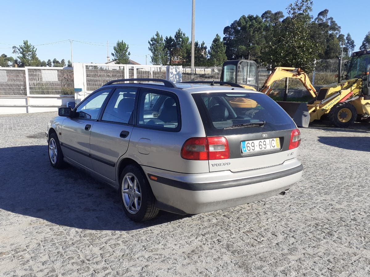 Volvo V40 1.8 · Année 1997 — image 6