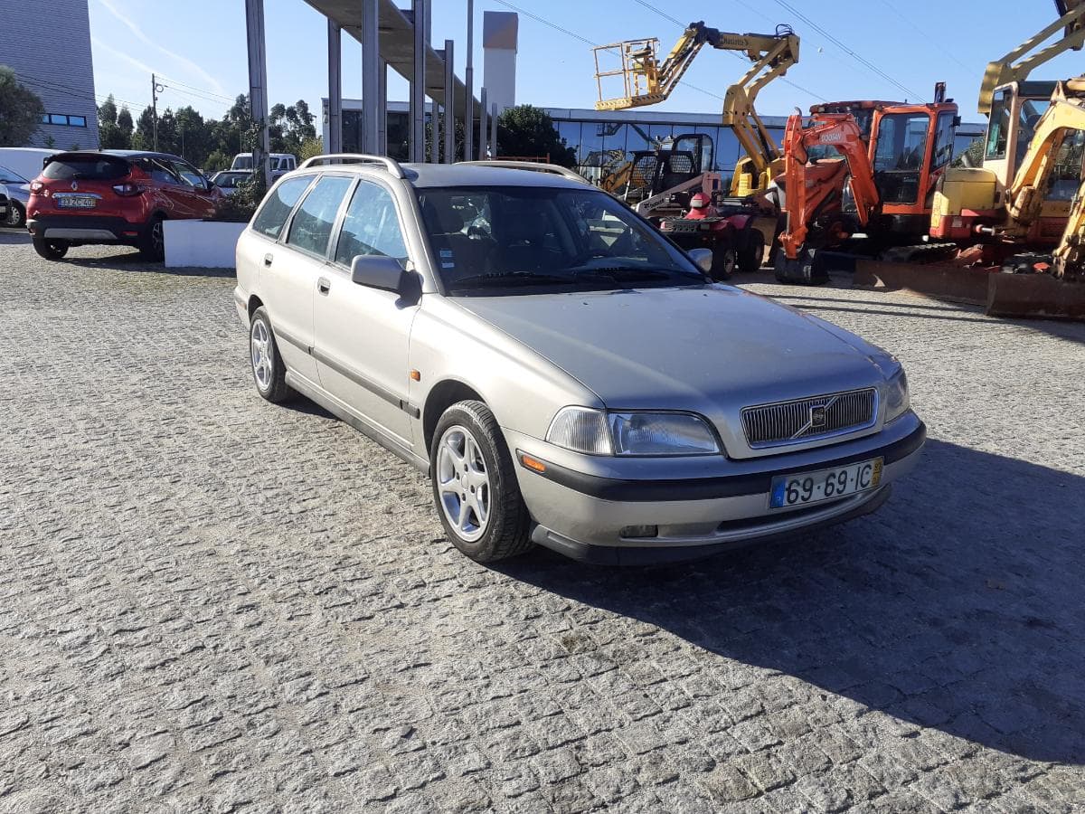 Volvo V40 1.8 · Ano 1997