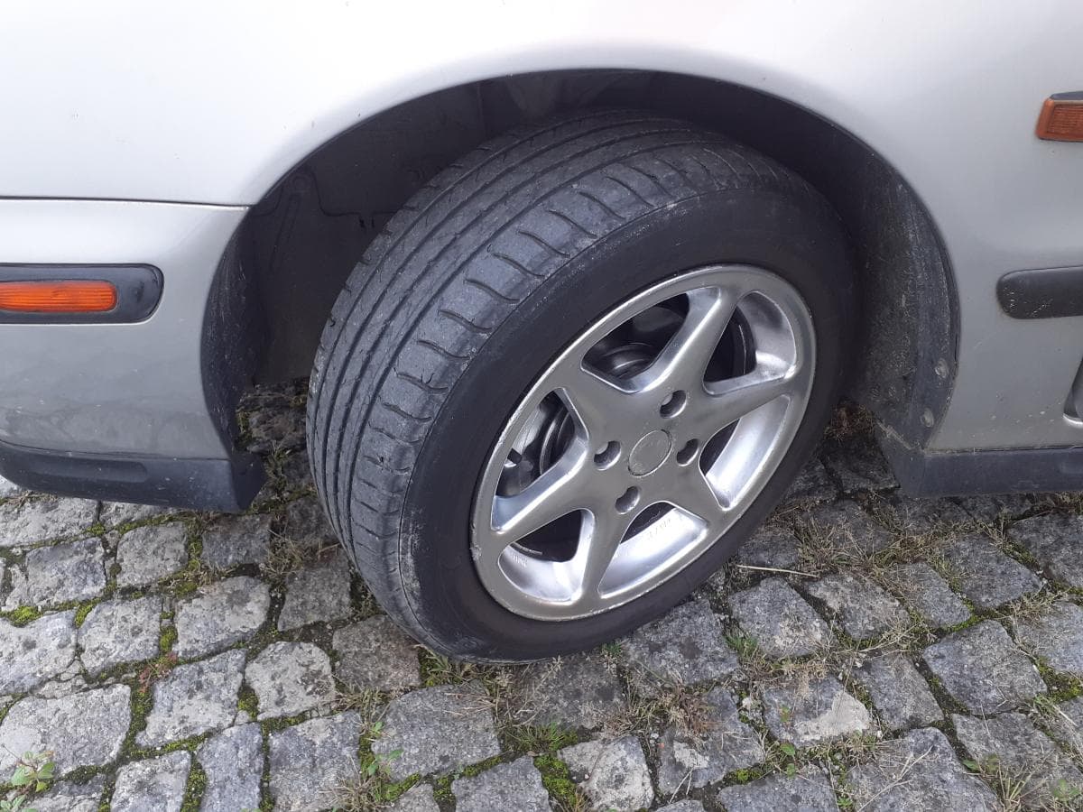 Volvo V40 1.8 · Année 1997 — image 22