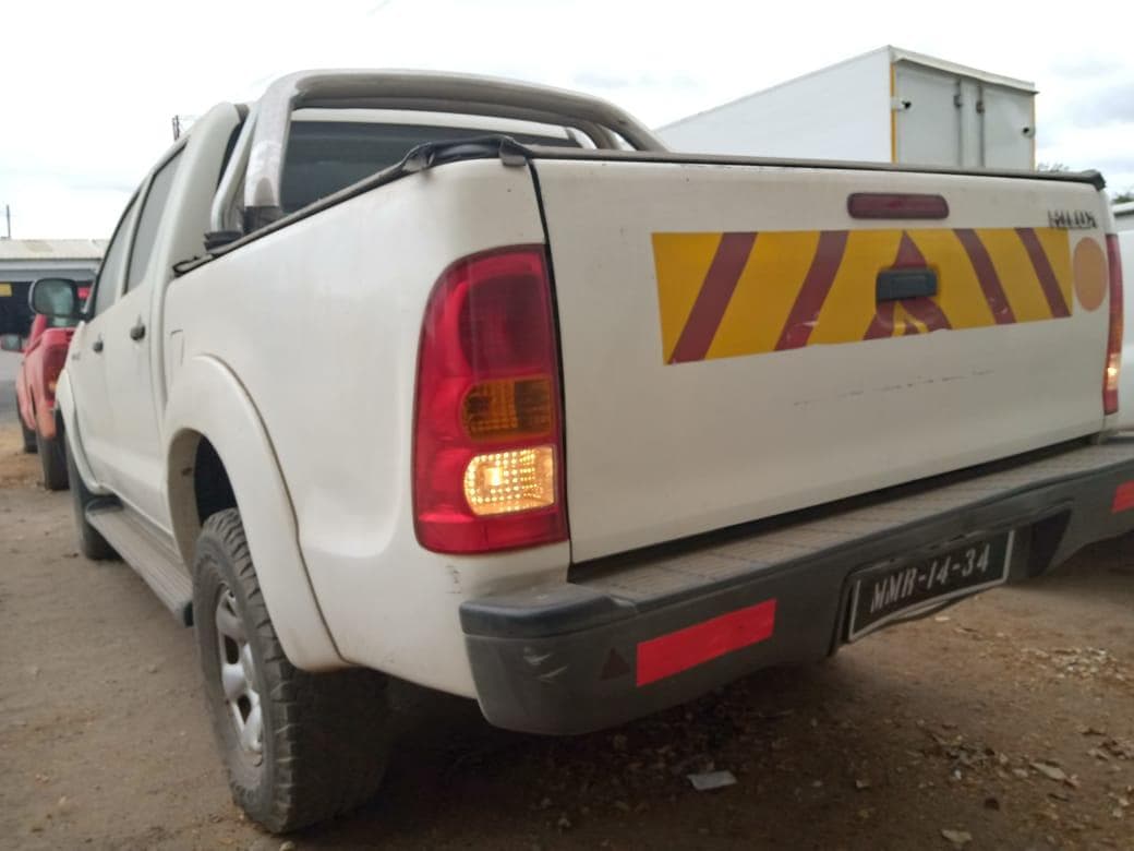 Toyota Hilux 3.0 D4D Dupla cabine 4X2 · — imagem 3