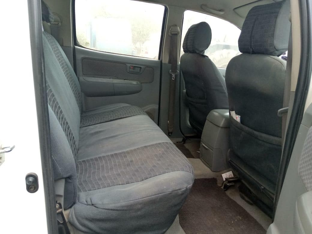 Toyota Hilux 3.0 D4D Dupla cabine 4X2 · — imagem 6