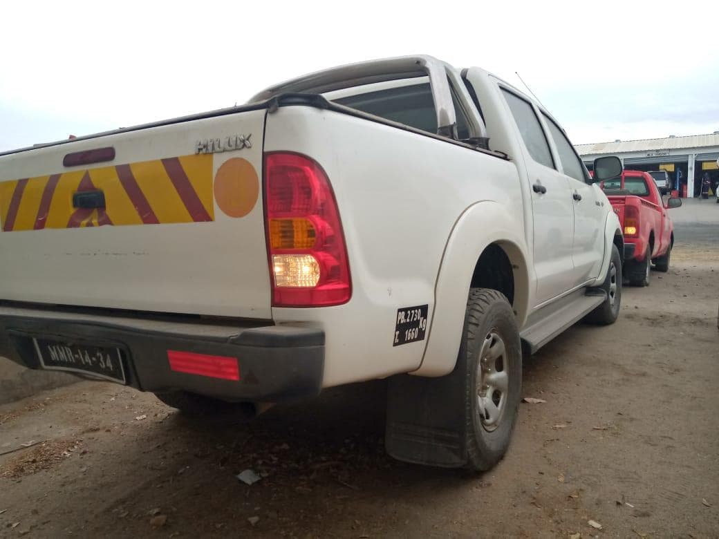 Toyota Hilux 3.0 D4D Dupla cabine 4X2 · — imagem 7