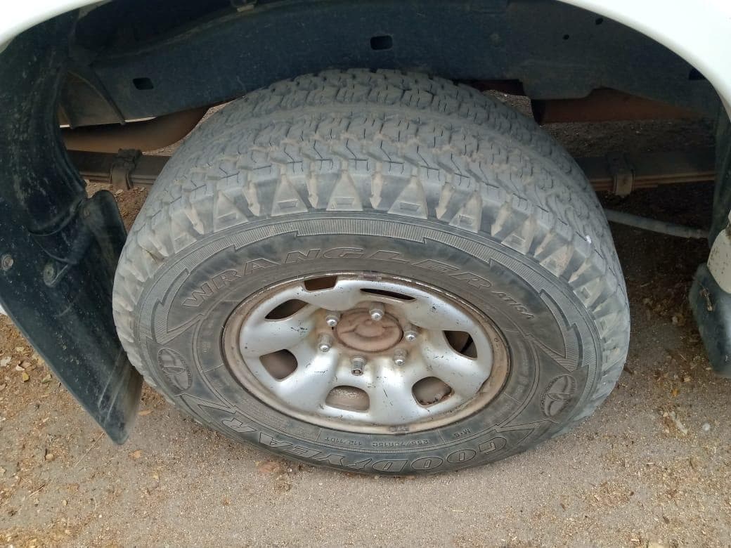 Toyota Hilux 3.0 D4D Dupla cabine 4X2 · — imagem 8