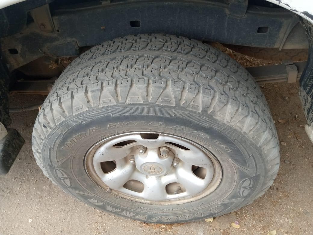 Toyota Hilux 3.0 D4D Dupla cabine 4X2 · — imagem 12