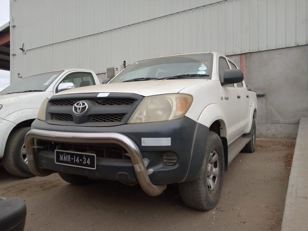 Toyota Hilux 3.0 D4D Dupla cabine 4X2 · — imagem 2