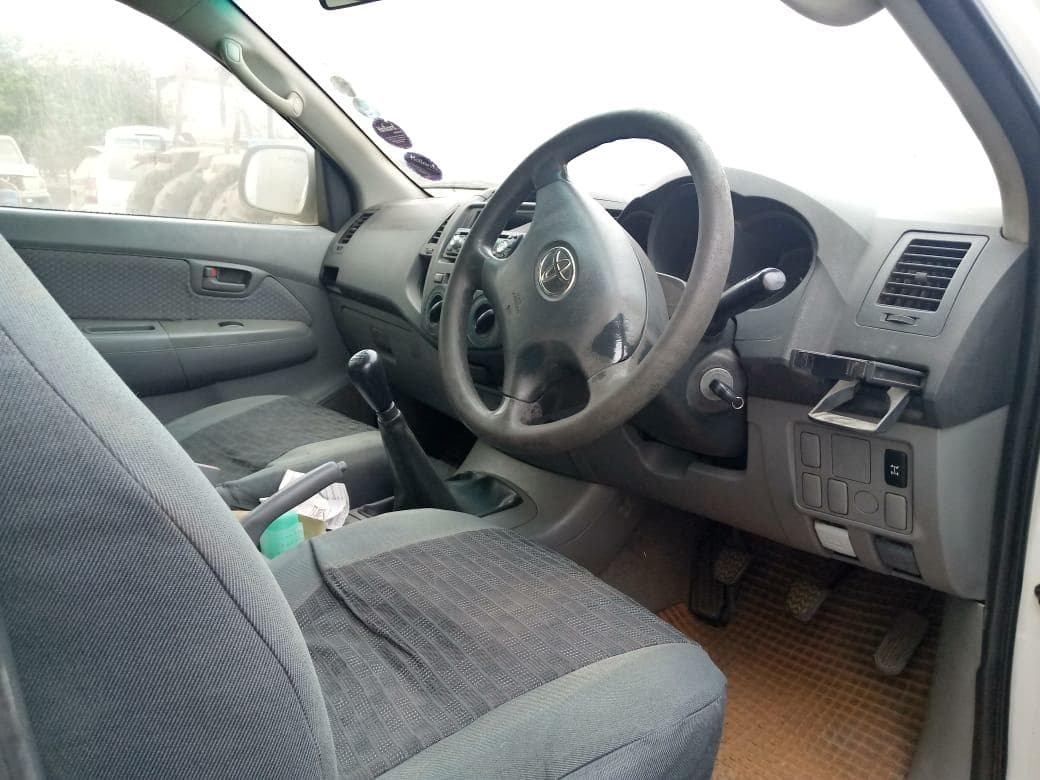 Toyota Hilux 3.0 D4D Dupla cabine 4X2 · — imagem 14