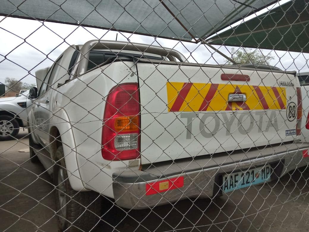 Toyota Hilux 3.0 D4D 4X2 Dupla cabine · — image 4