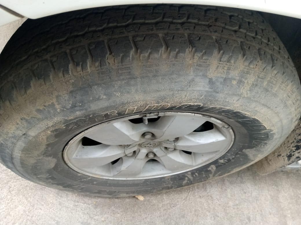 Toyota Hilux 3.0 D4D 4X2 Dupla cabine · — image 10