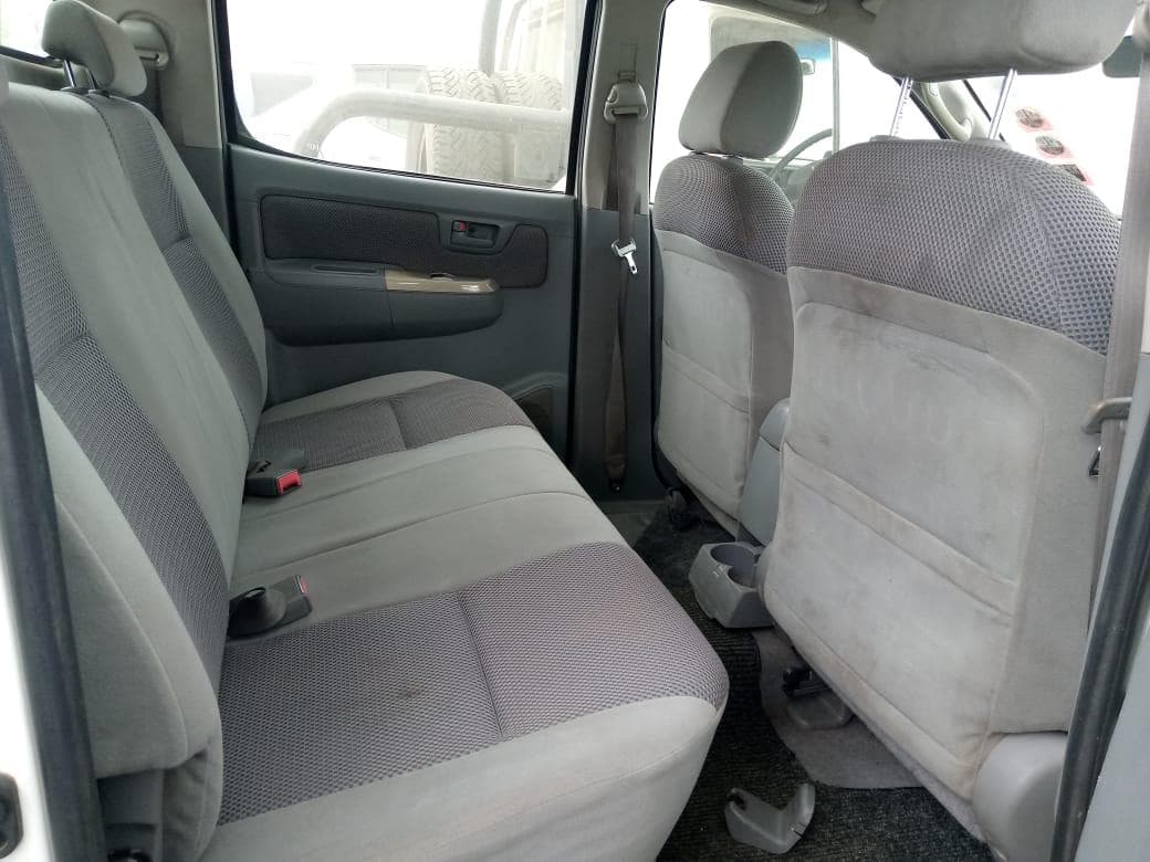 Toyota Hilux 3.0 D4D 4X2 Dupla cabine · — image 14