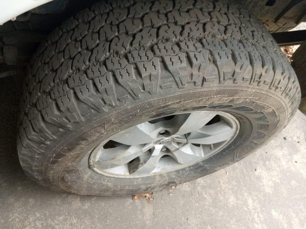 Toyota Hilux 3.0 D4D 4X2 Dupla cabine · — image 15