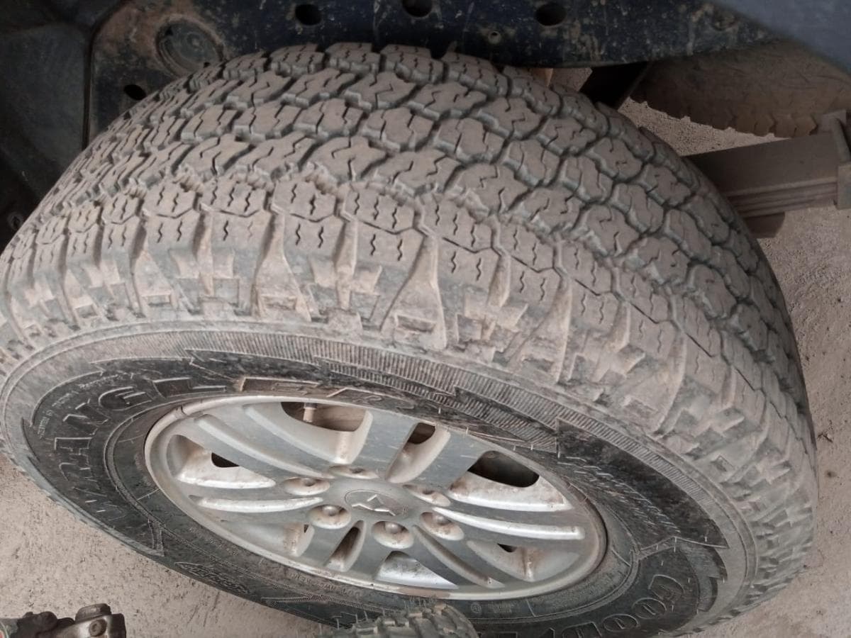 Mitsubishi L200 2.5 GL 4 X 4 Dupla cabine · — imagem 5