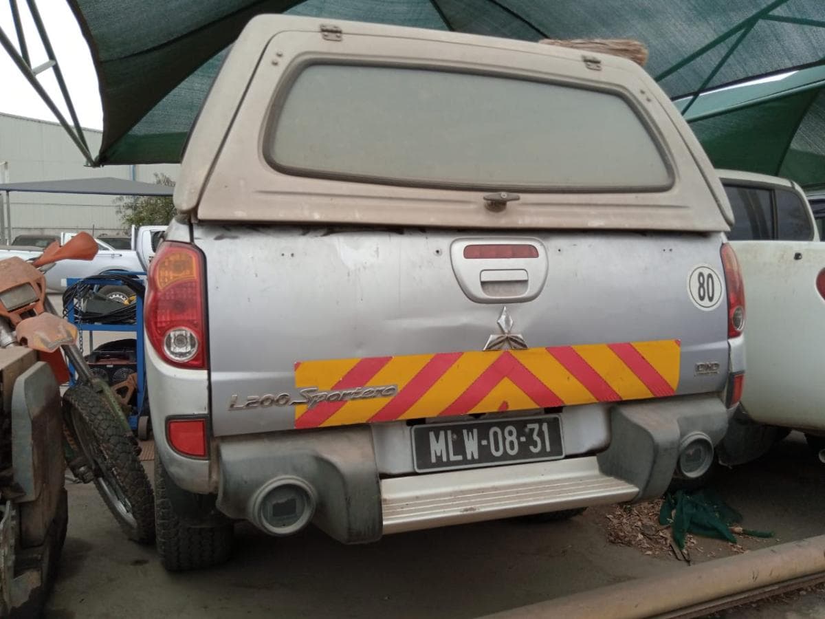 Mitsubishi L200 2.5 GL 4 X 4 Dupla cabine · — imagem 11