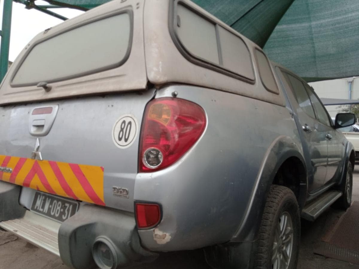 Mitsubishi L200 2.5 GL 4 X 4 Dupla cabine · — imagem 12
