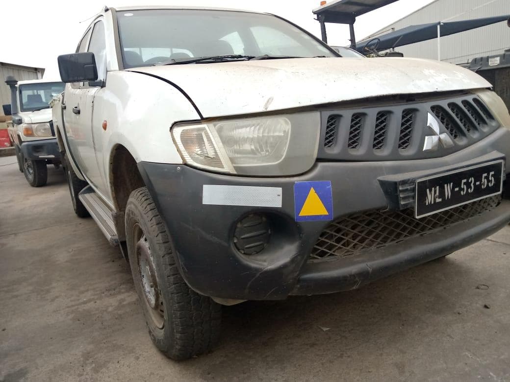 Mitsubishi L200 2.5 GL 4 X 4  · — imagen 4