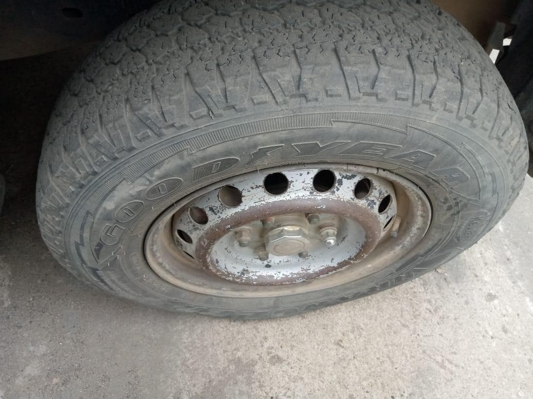 Mitsubishi L200 2.5 GL 4 X 4  · — imagen 10