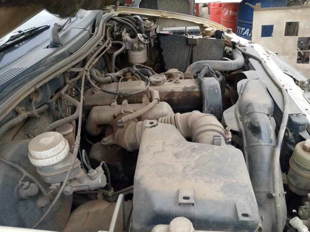 Mitsubishi L200 2.5 GL 4 X 4  · — imagen 14