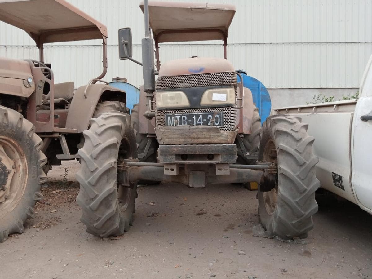 Tractor Foton FT 704  · — imagem 1