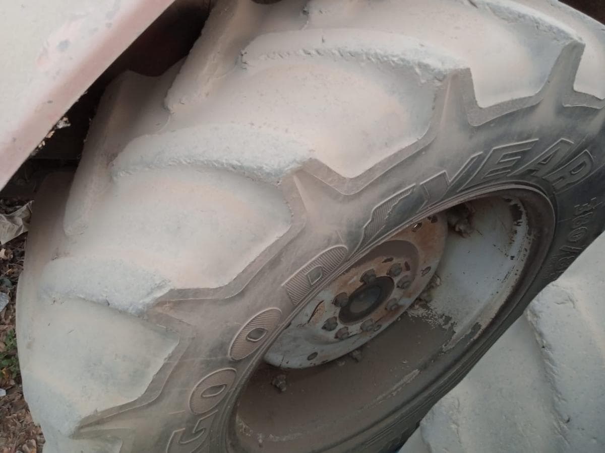 Tractor Foton FT 704  · — imagem 2