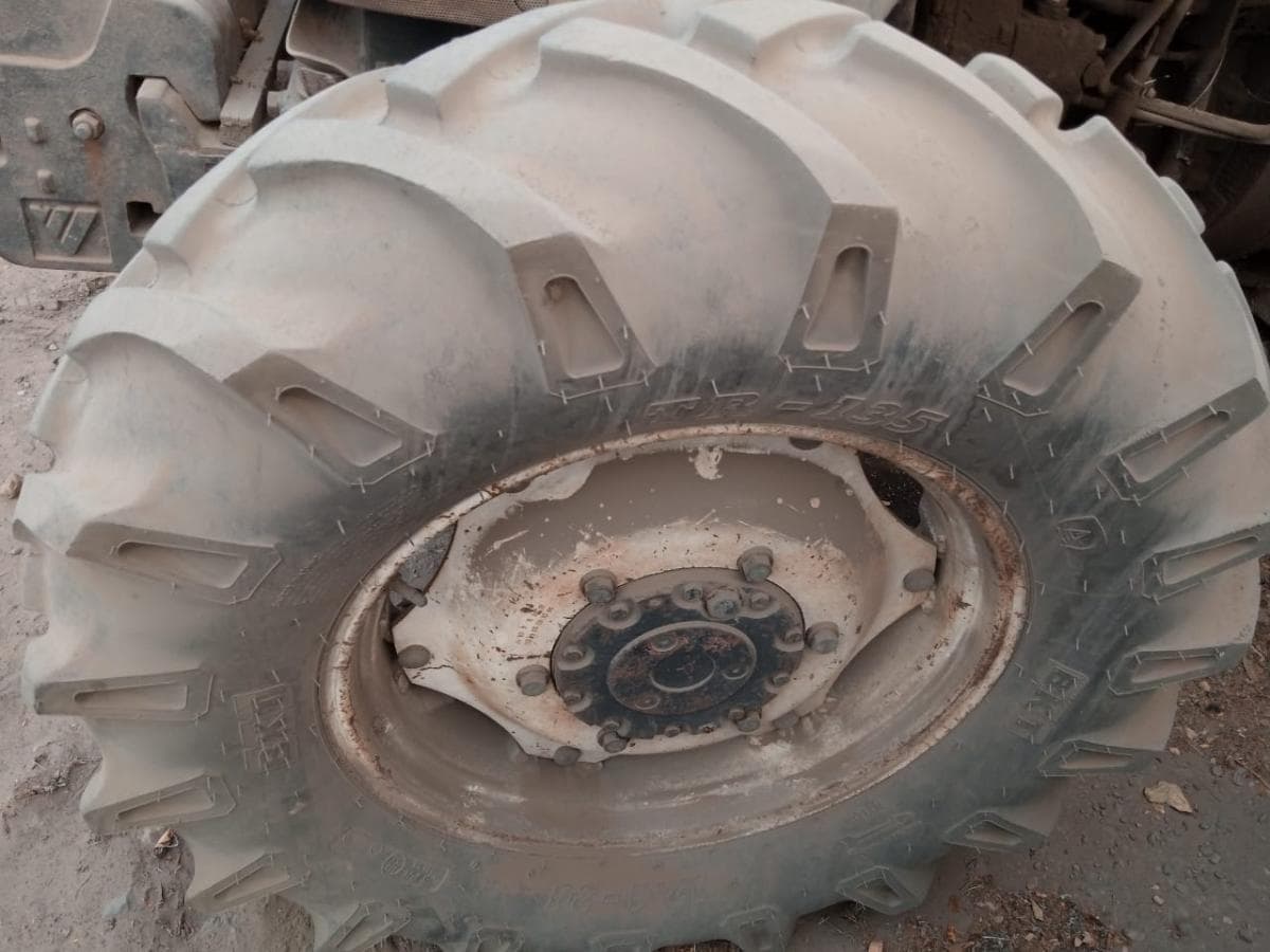 Tractor Foton FT 704  · — imagem 4
