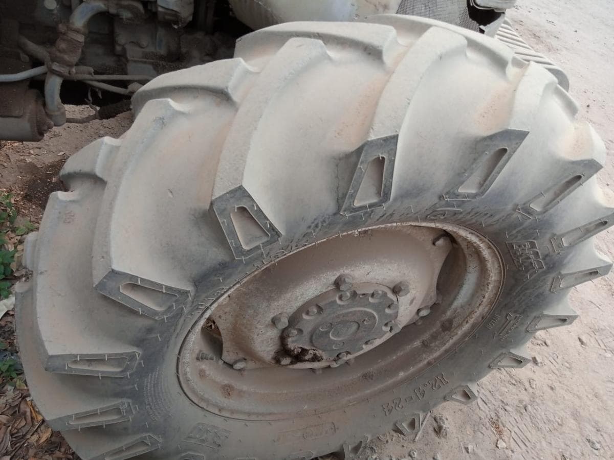 Tractor Foton FT 704  · — imagem 6
