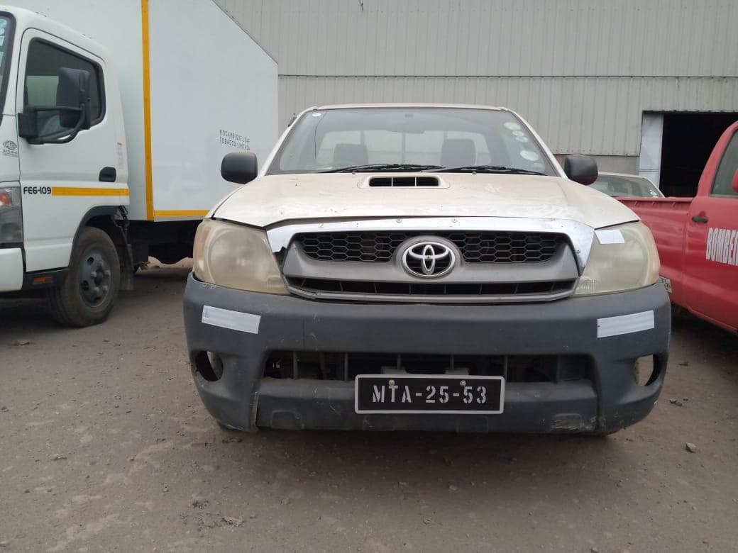 Toyota Hilux 3,0 D4D cabine simples 4X2 ·