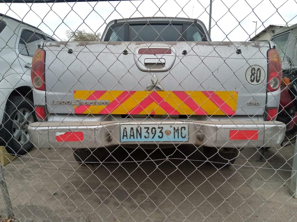 Mitsubishi L200 2.5 Di-D  GLS 4x4 · — image 2