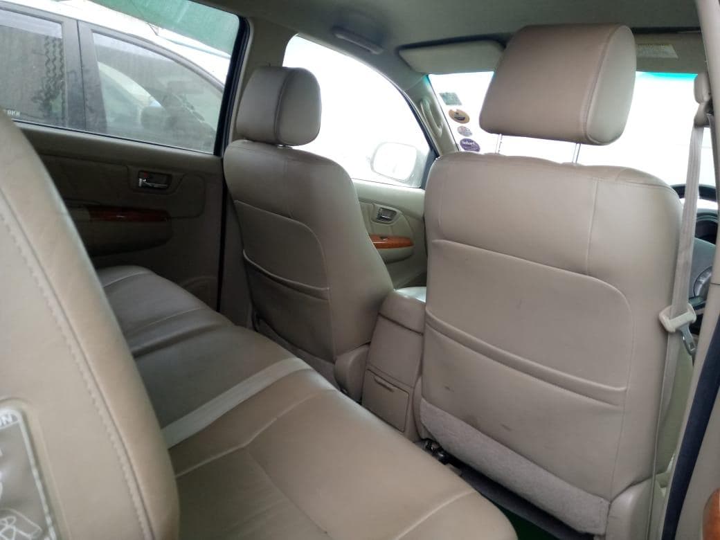 Toyota Fortuner 4WD · — image 10