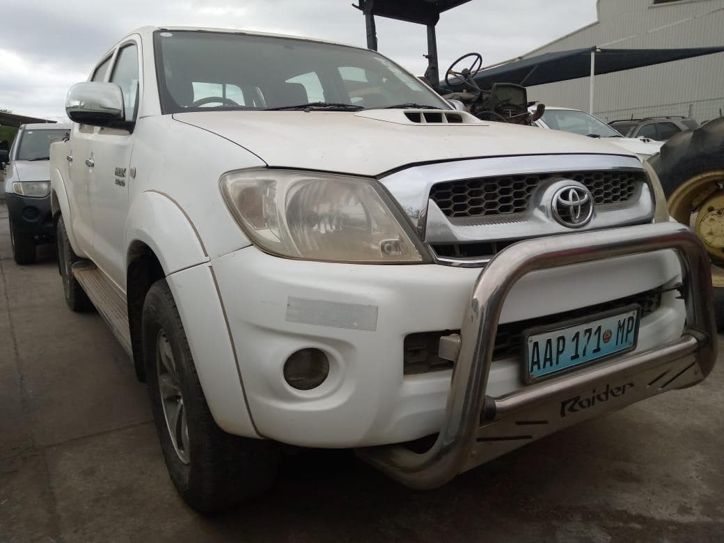 Toyota Hilux 3.0 D4D 4X2 dupla cabine ·