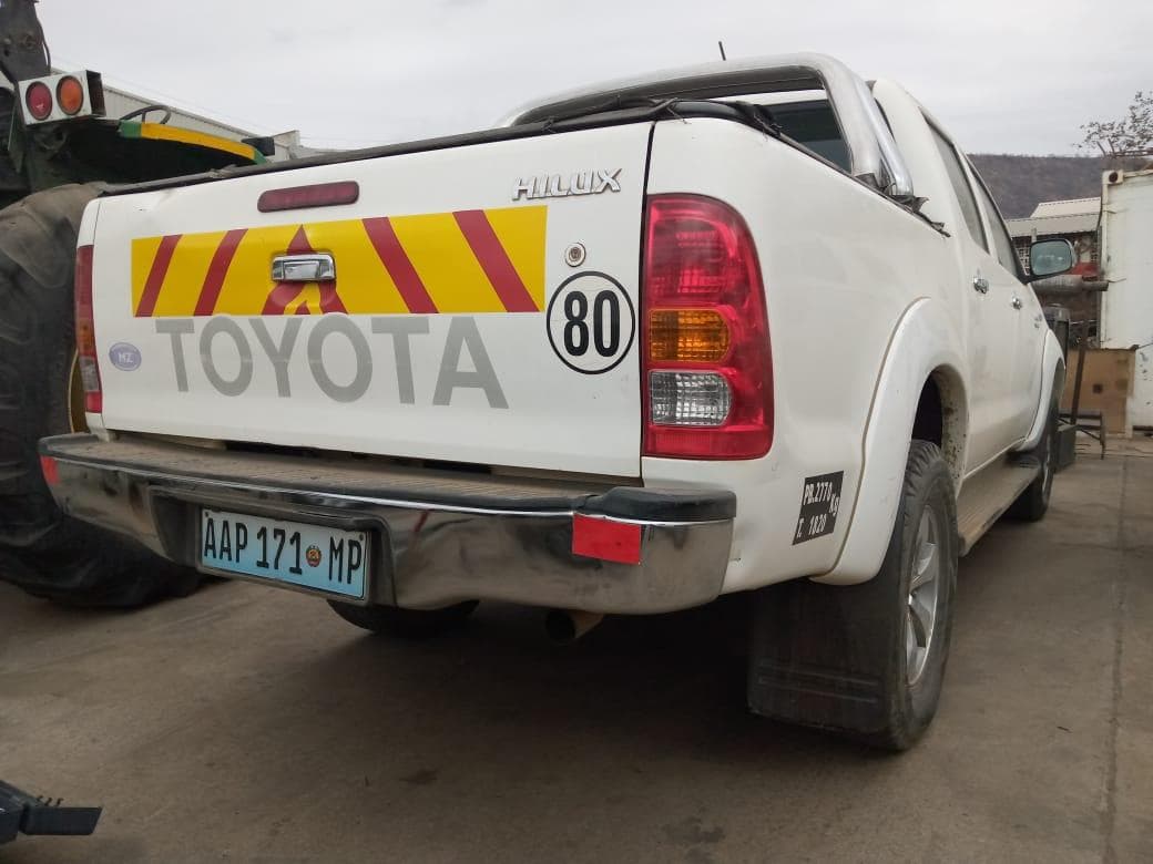 Toyota Hilux 3.0 D4D 4X2 dupla cabine · — imagem 4