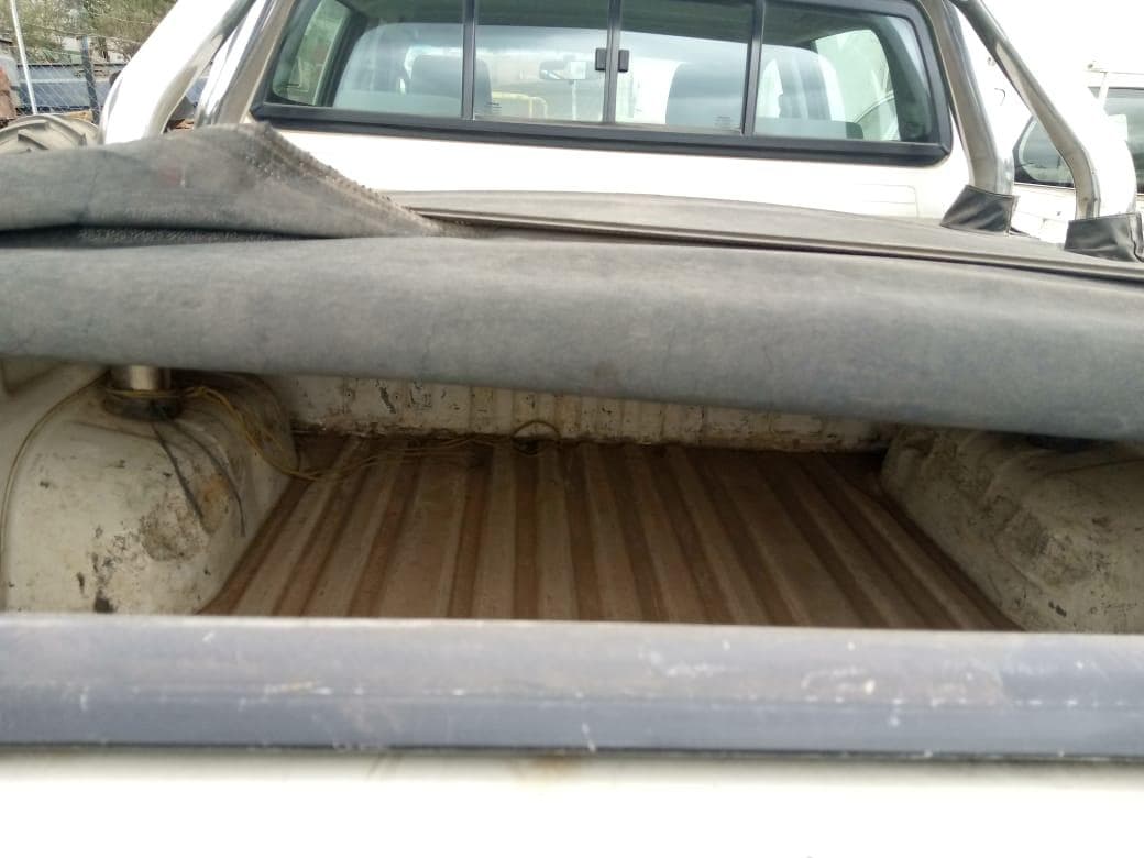 Toyota Hilux 3.0 D4D 4X2 dupla cabine · — imagem 5