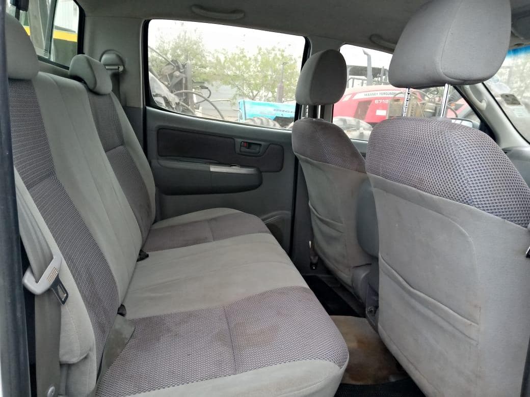 Toyota Hilux 3.0 D4D 4X2 dupla cabine · — imagem 8