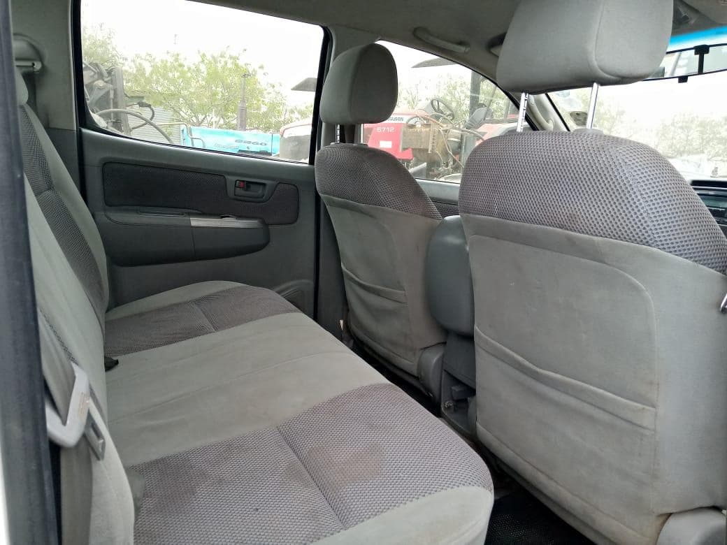 Toyota Hilux 3.0 D4D 4X2 dupla cabine · — imagem 10