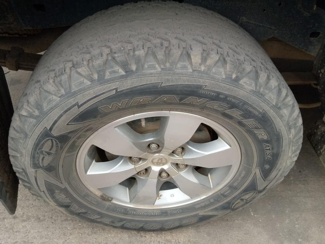 Toyota Hilux 3.0 D4D 4X2 dupla cabine · — imagem 14